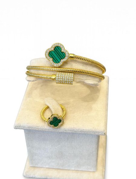 طقم ( اسوارة + خاتم )