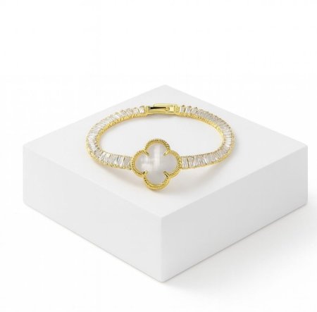 اسوارة تنس ذهبي مع حبة فان كليف فضية